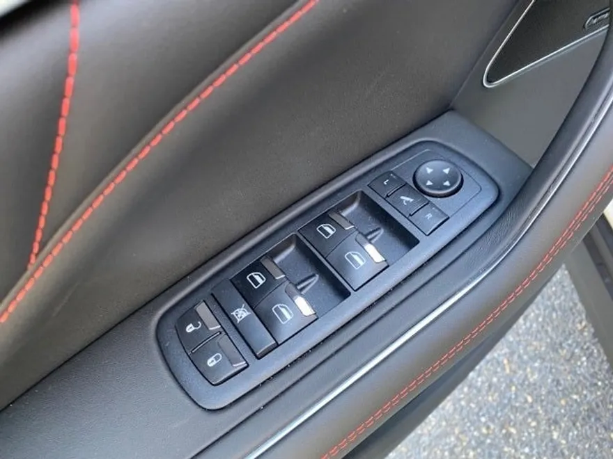 2024 Maserati Levante Modena photo 18