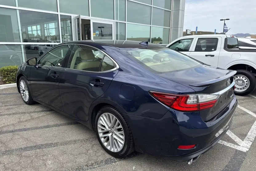 2016 Lexus ES 350 photo 1