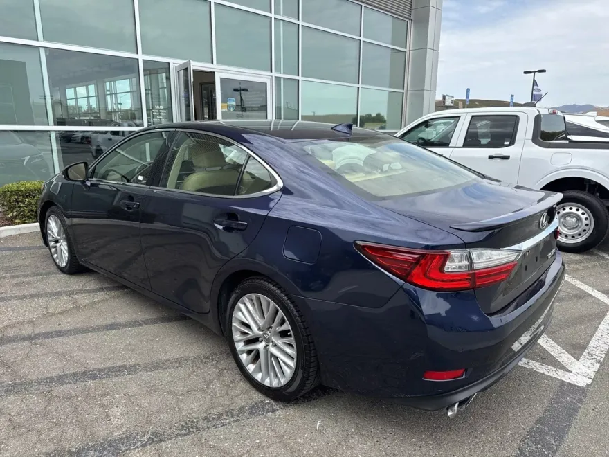 2016 Lexus ES 350 photo 1
