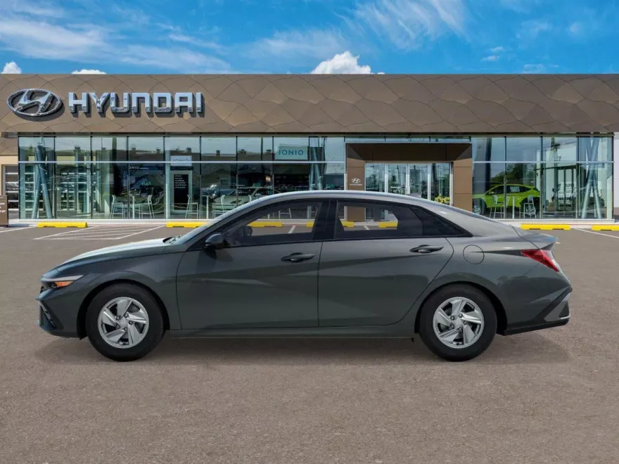2025 Hyundai Elantra SE photo 1
