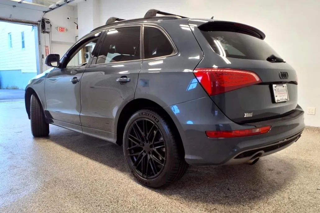 2011 Audi Q5 Premium Plus photo 1