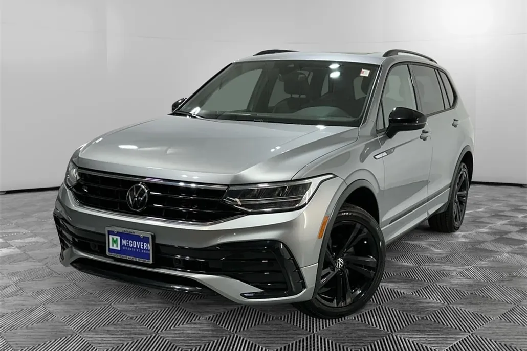 2024 Volkswagen Tiguan SE R-Line Black photo 1