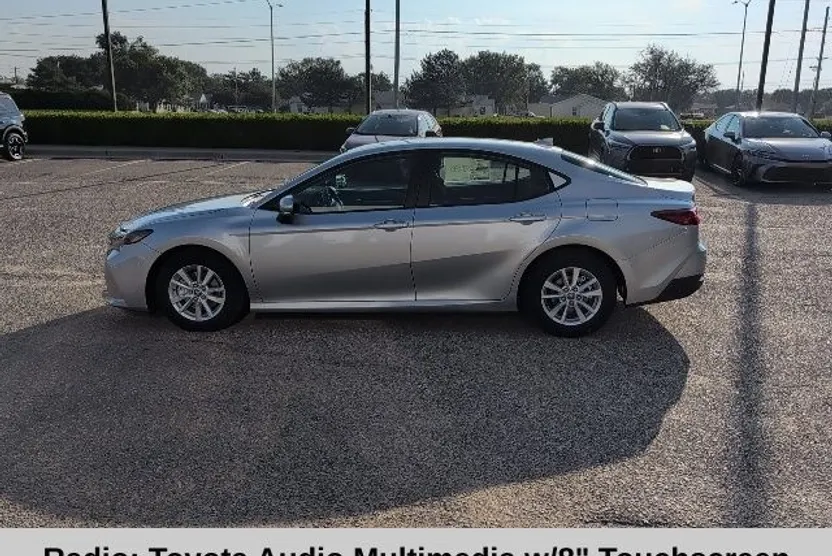 2025 Toyota Camry LE photo 1
