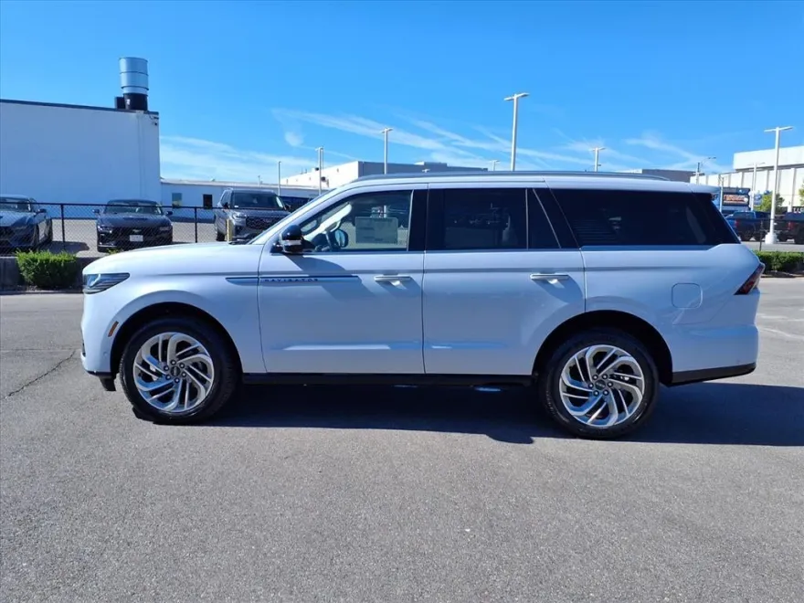 2025 Lincoln Navigator Reserve photo 1