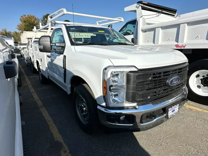 2025 Ford F-250 photo 1