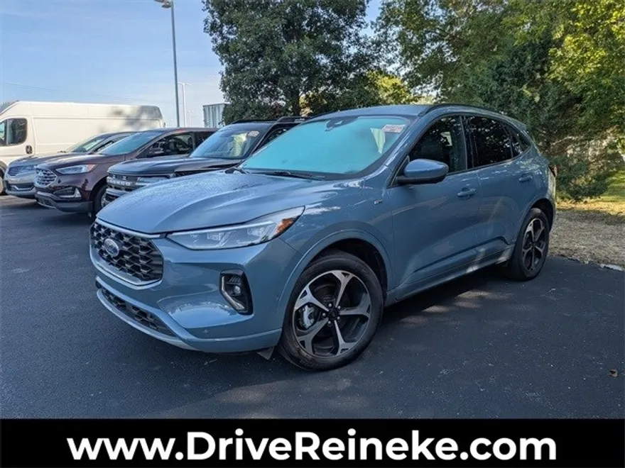 2023 Ford Escape ST-Line Elite photo 1