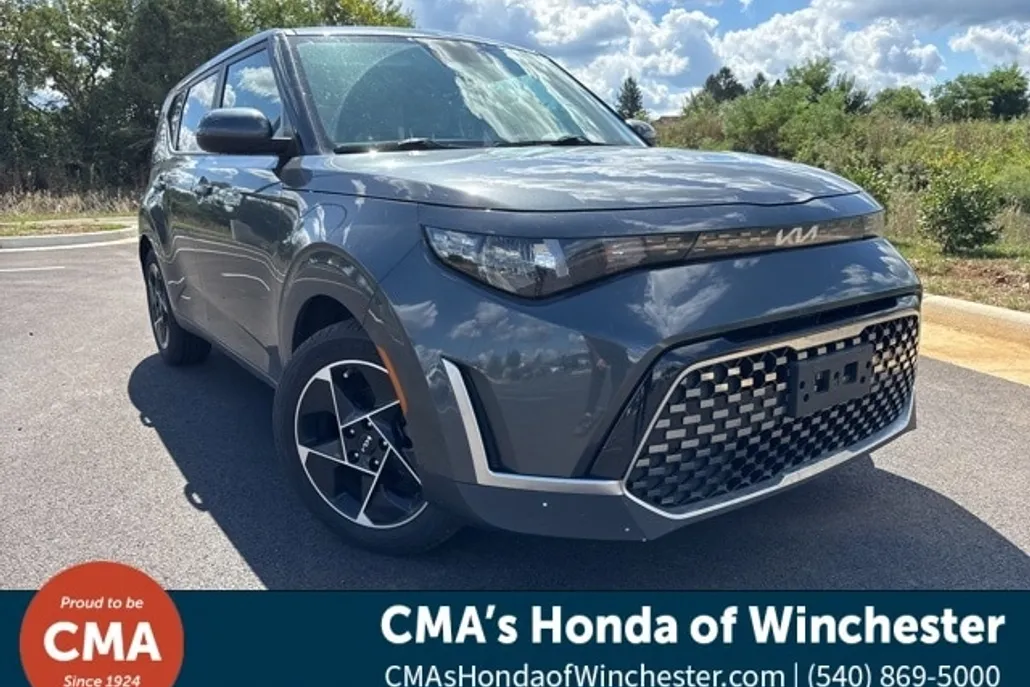 2023 Kia Soul EX photo 1