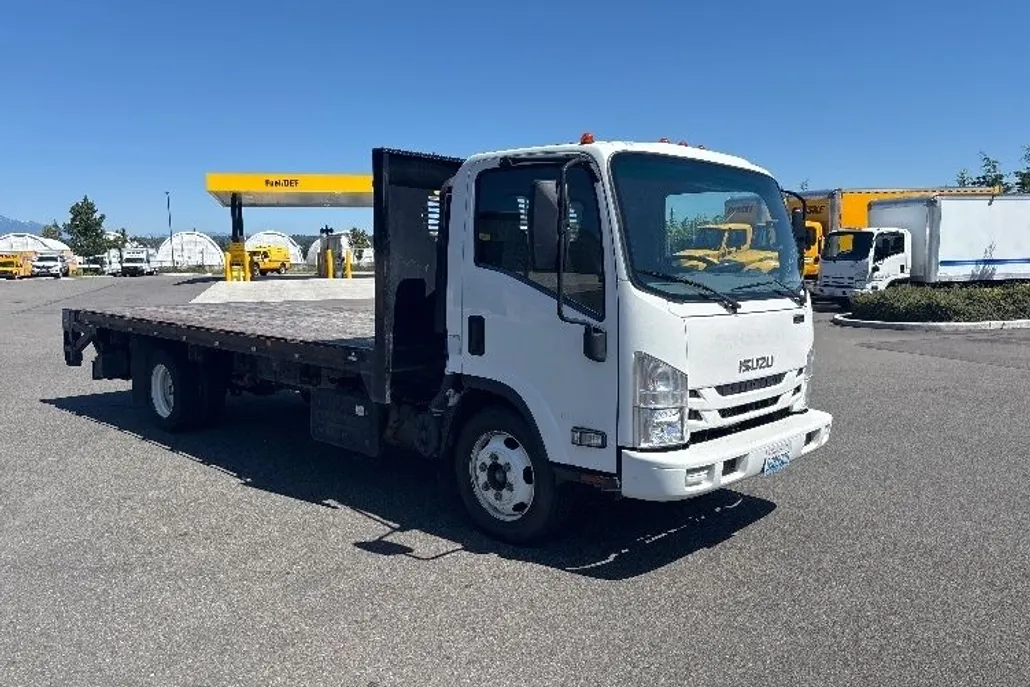 2019 Isuzu NPR photo 1