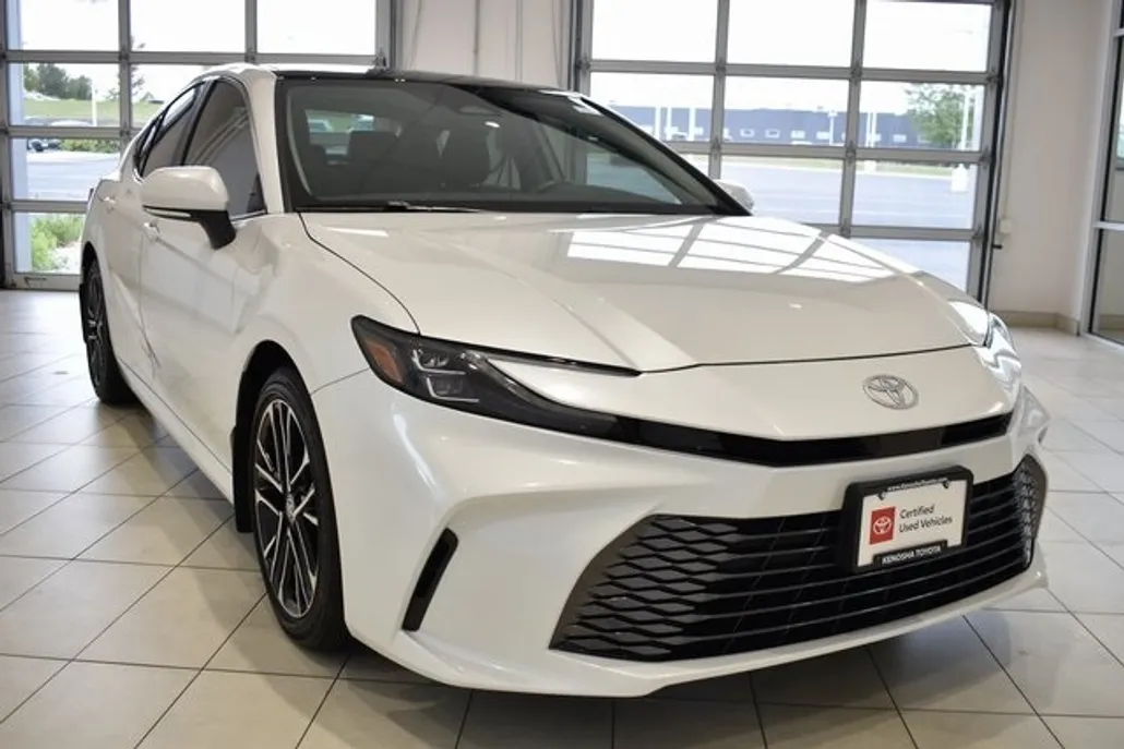 2025 Toyota Camry XLE photo 1