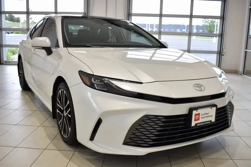 2025 Toyota Camry XLE photo 1