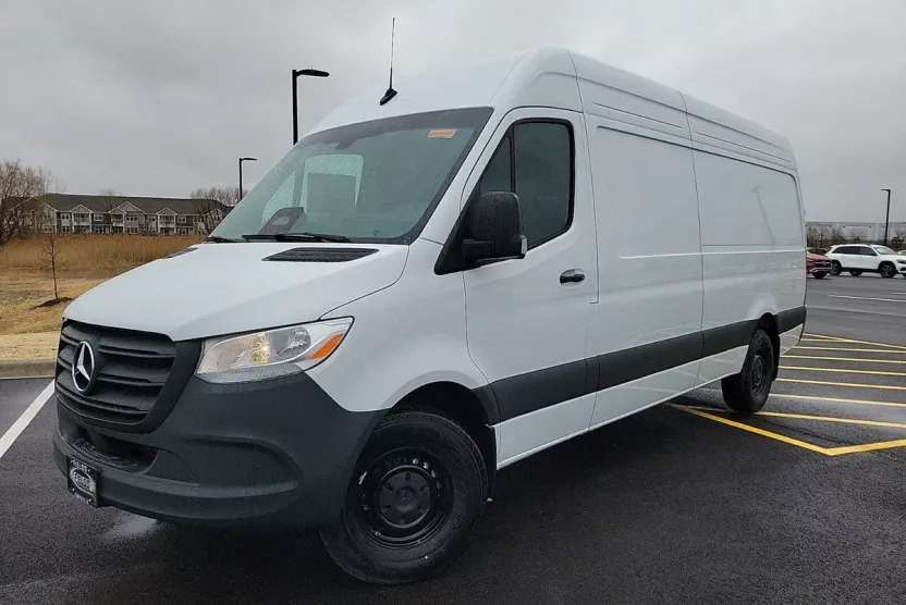 2025 Mercedes Benz Sprinter 2500 photo 1