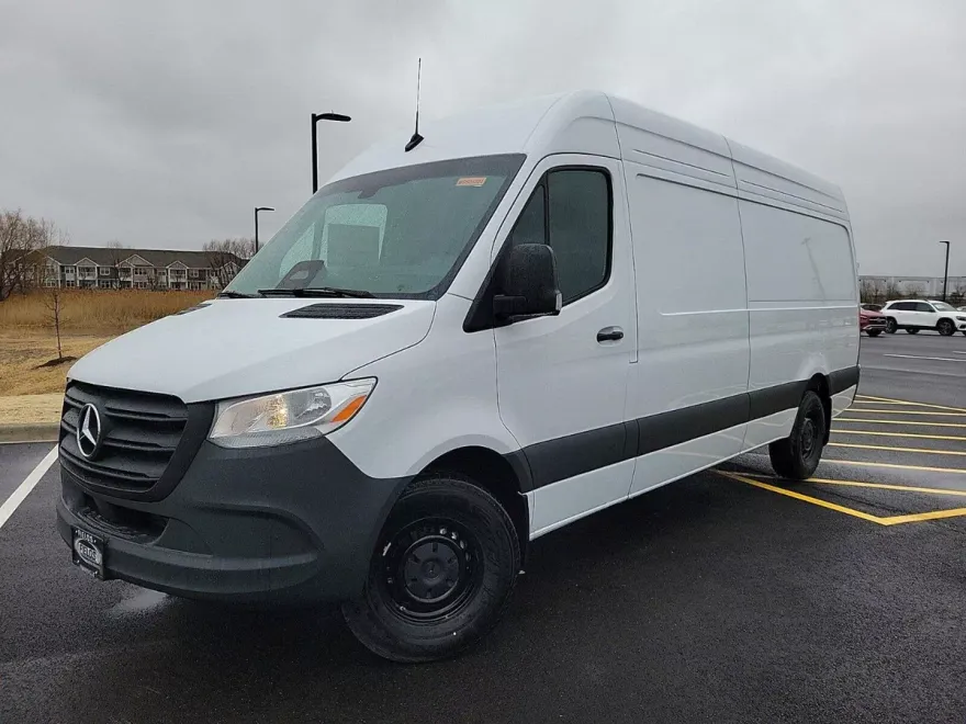 2025 Mercedes Benz Sprinter 2500 photo 1