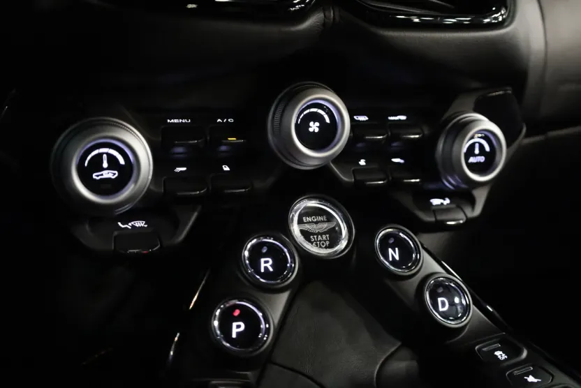 2020 Aston Martin Vantage AM6 photo 1