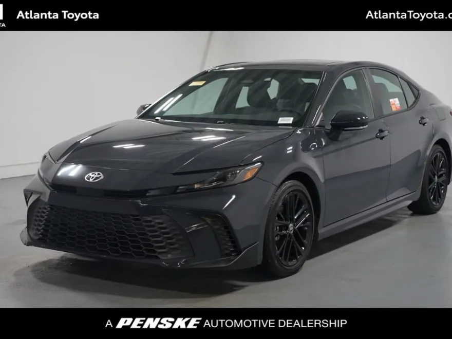 2025 Toyota Camry SE photo 1