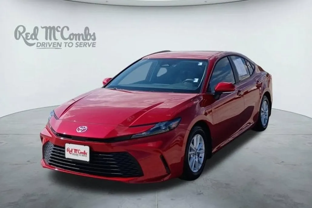 2025 Toyota Camry LE photo 1