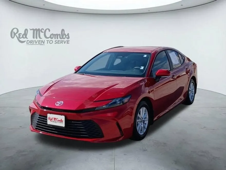 2025 Toyota Camry LE photo 1