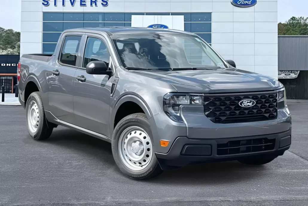2025 Ford Maverick XL photo 1