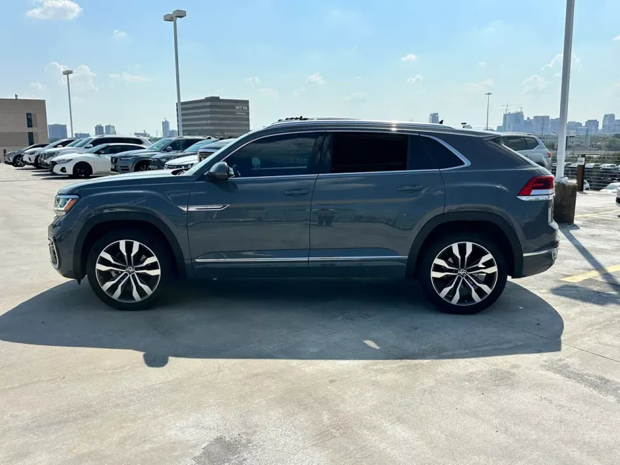 2023 Volkswagen Atlas Cross Sport V6 SEL Premium R-Line photo 1