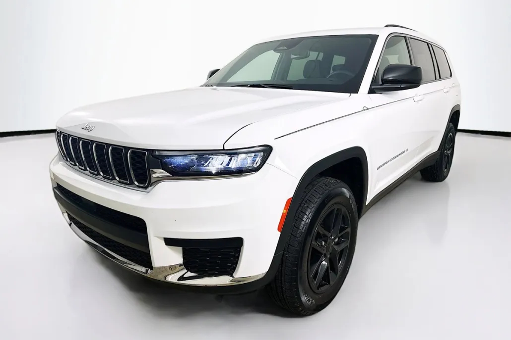 2024 Jeep Grand Cherokee Laredo photo 1