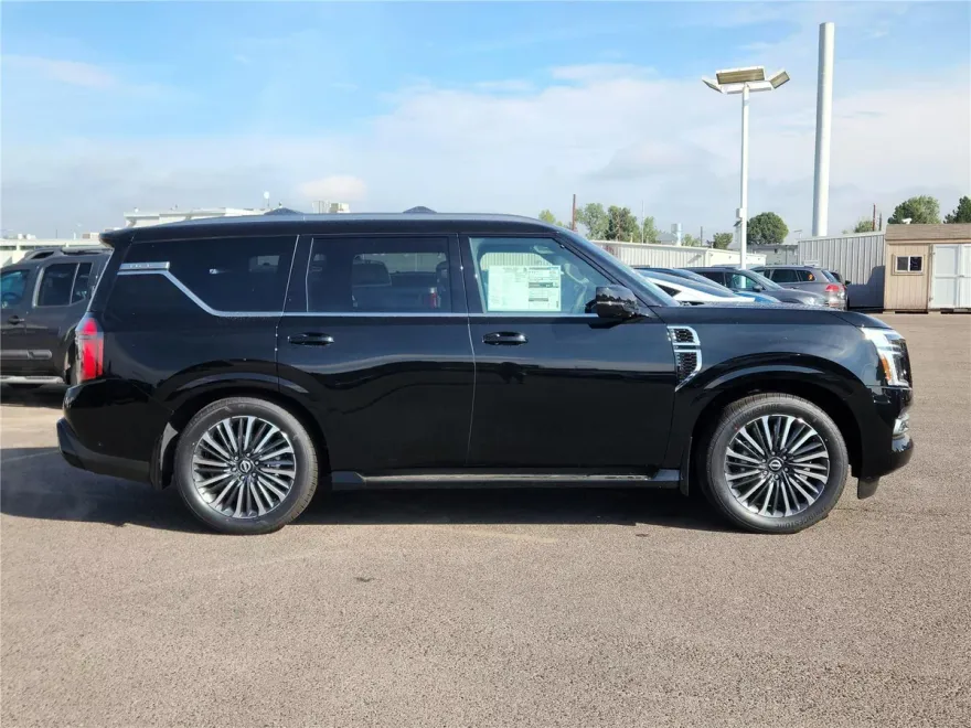 2025 Nissan Armada Platinum Reserve photo 1
