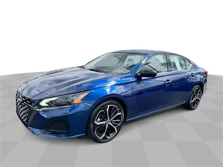 2023 Nissan Altima 2.5 SR photo 1