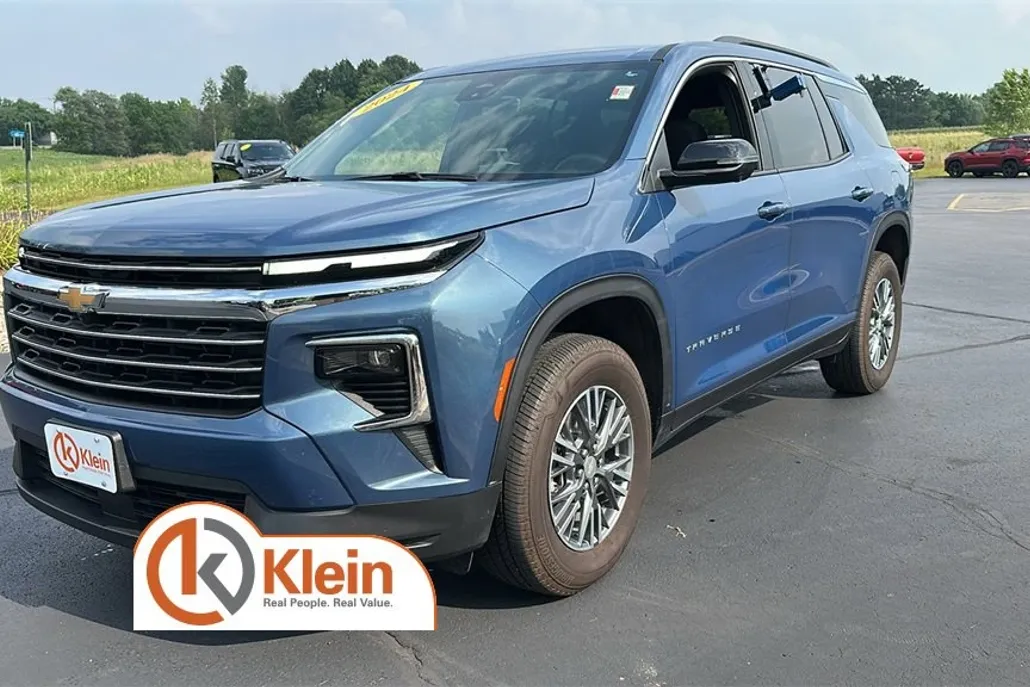 2024 Chevrolet Traverse photo 1