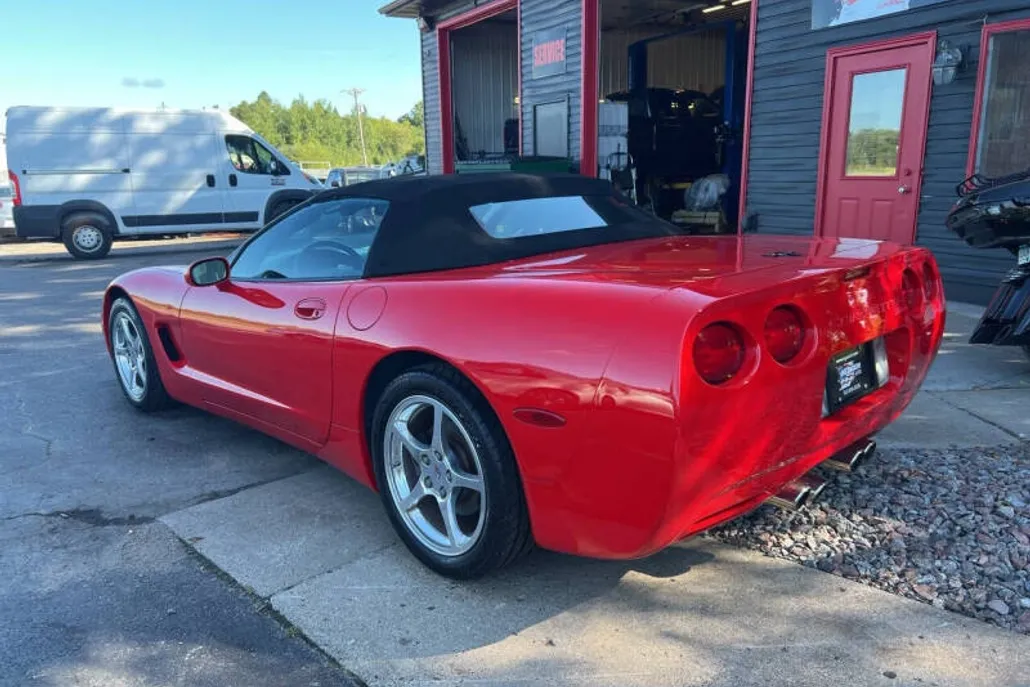 2000 Chevrolet Corvette photo 1