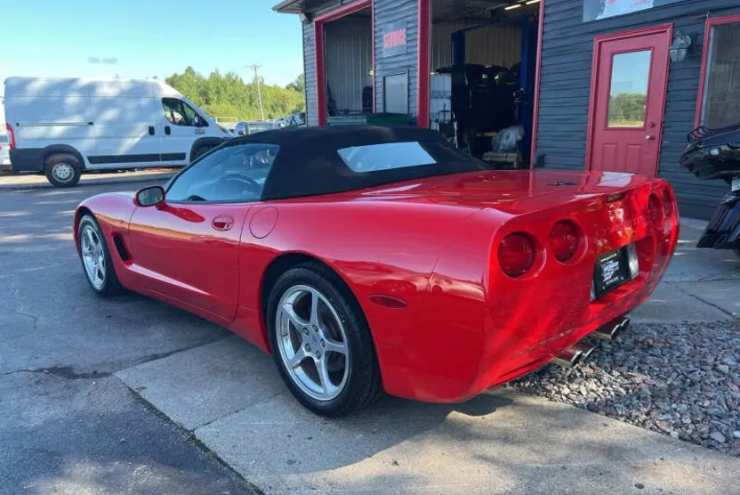 2000 Chevrolet Corvette photo 1