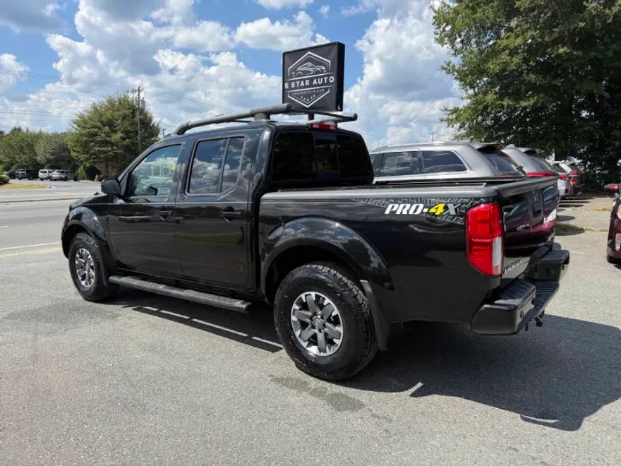 2017 Nissan Frontier PRO-4X photo 1