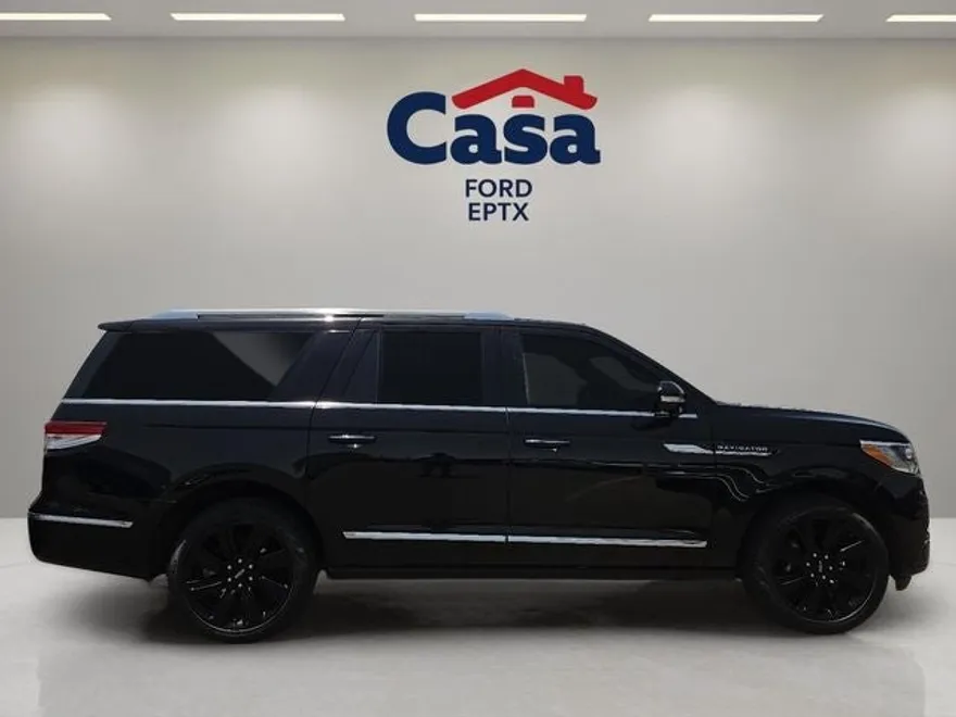 2023 Lincoln Navigator L Reserve photo 1