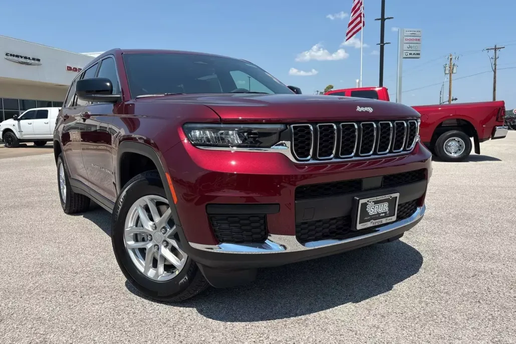 2025 Jeep Grand Cherokee Laredo photo 1