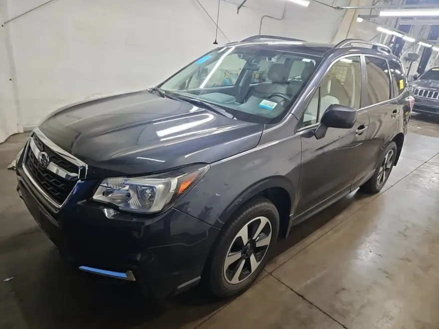 2017 Subaru Forester 2.5i Premium photo 1