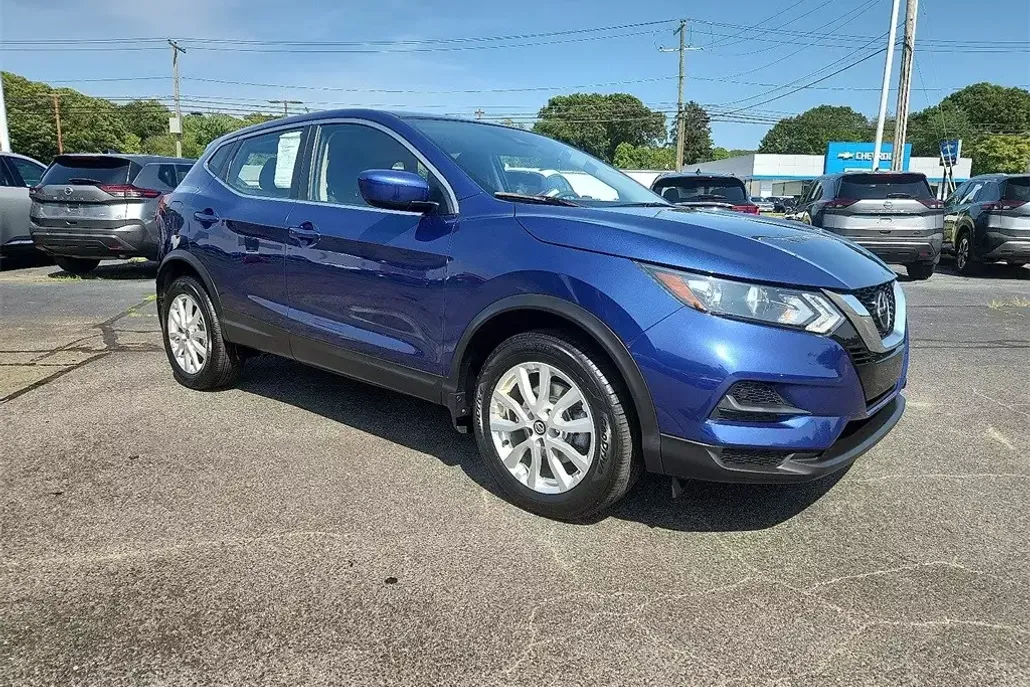 2022 Nissan Rogue Sport S photo 1