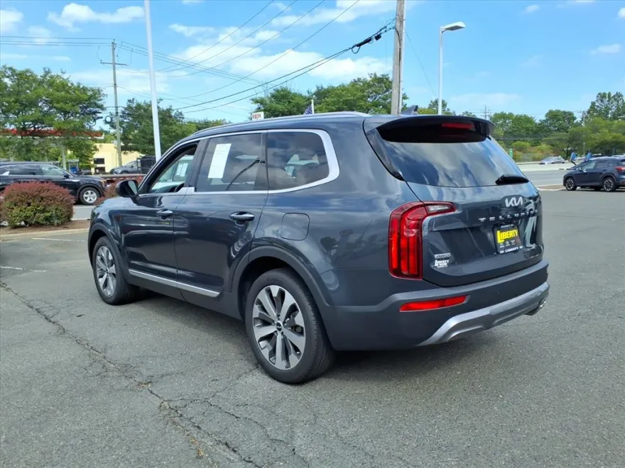 2022 Kia Telluride S photo 1