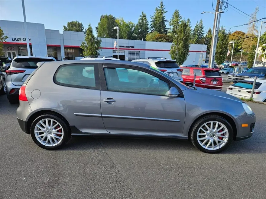2007 Volkswagen Golf GTI Base photo 1