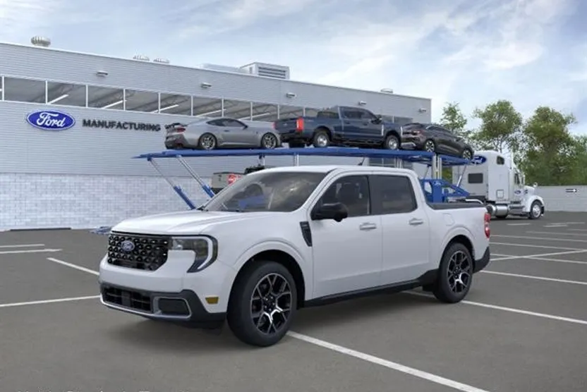 2025 Ford Maverick Lariat photo 1