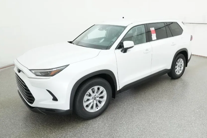 2026 Toyota Highlander XLE Hybrid photo 1