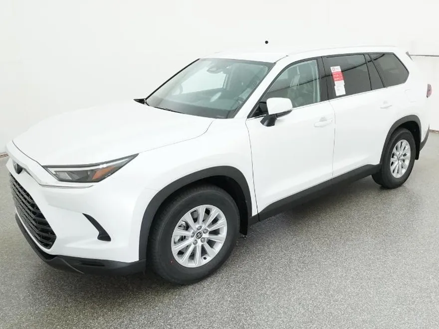 2026 Toyota Highlander XLE Hybrid photo 1