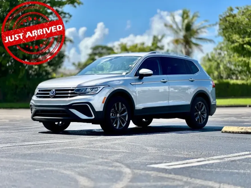 2022 Volkswagen Tiguan SE photo 1