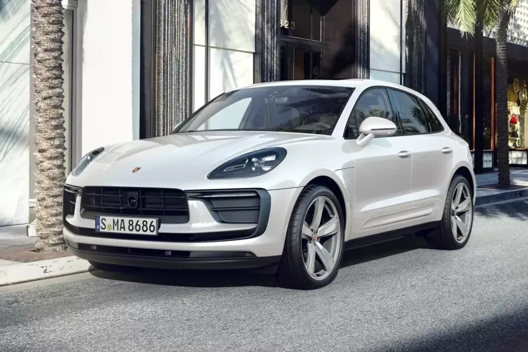 2025 Porsche Macan T photo 1