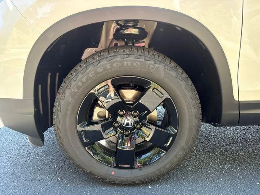 2025 Honda Ridgeline Black Edition photo 1