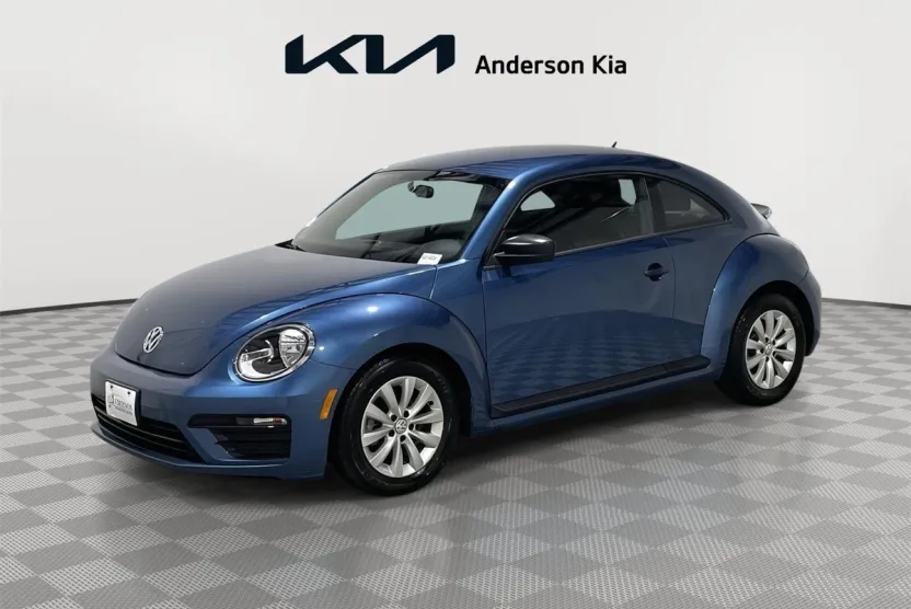 2018 Volkswagen Beetle S photo 1