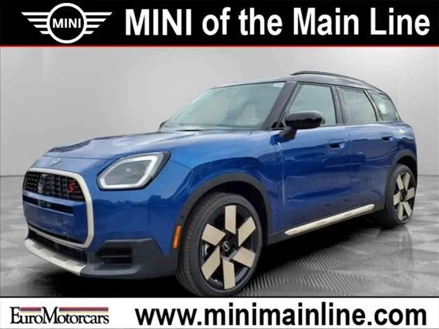 2025 Mini Countryman Iconic photo 1