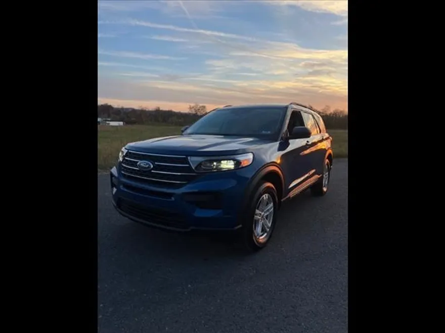 2021 Ford Explorer XLT photo 1