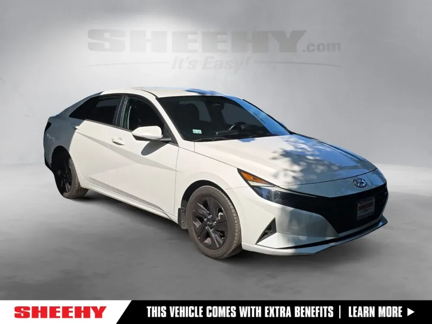 2022 Hyundai Elantra SEL Convenience photo 1