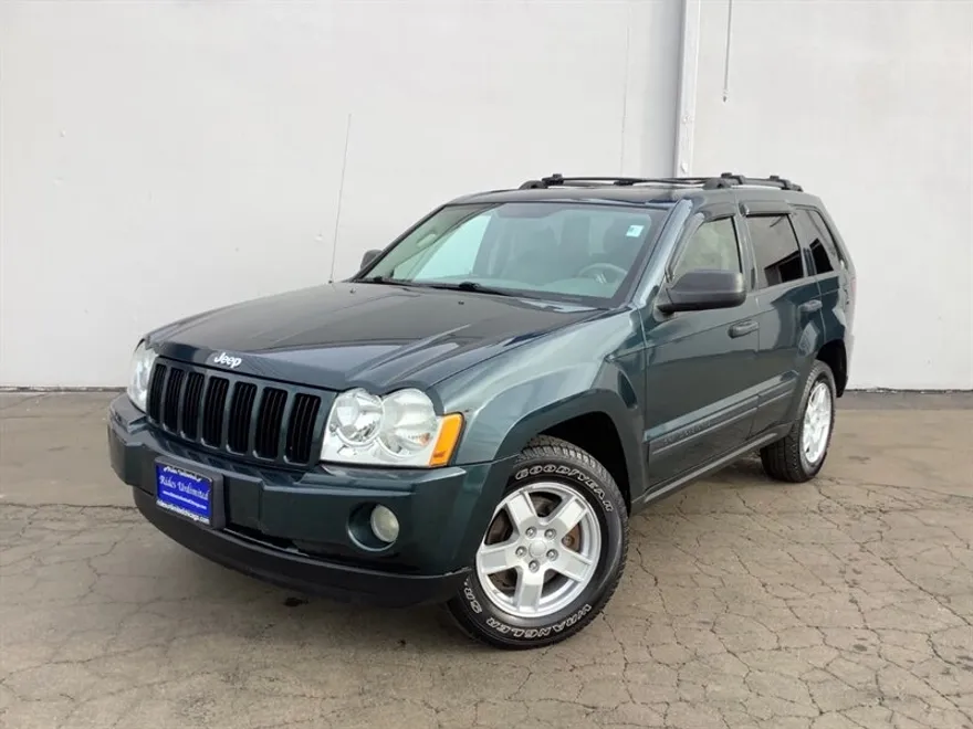 2005 Jeep Grand Cherokee Laredo photo 1
