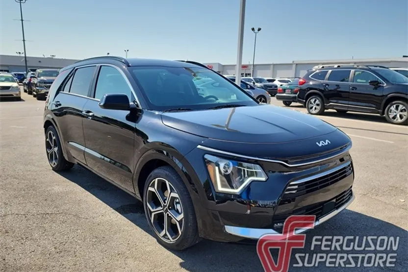 2025 Kia Niro EX Touring photo 1