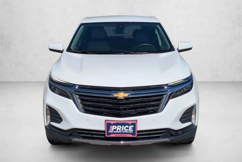2022 Chevrolet Equinox LT photo 1