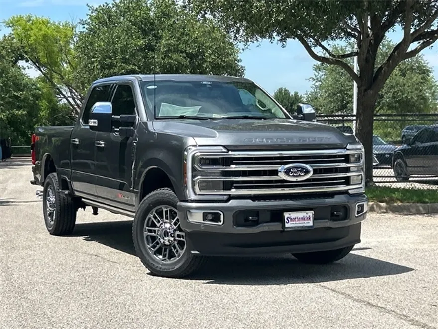 2025 Ford F-350 Platinum photo 1