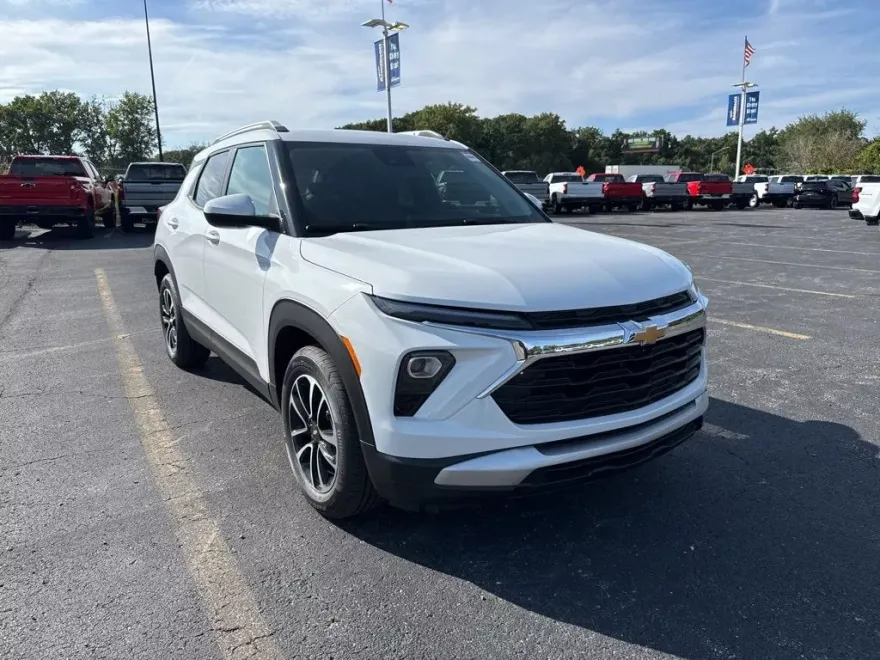 2026 Chevrolet Trailblazer LT photo 1